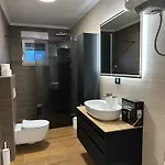 Sunset Apartment *