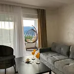 Sunset Apartment *